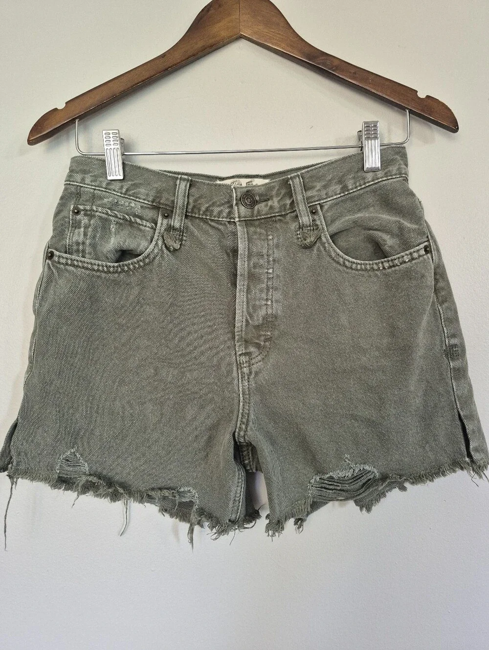We The Free Free People Button Fly Distressed Denim Shorts 4" Size 26 - Picture 12 of 12